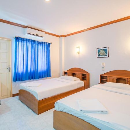 Break Point Hotel Patong Buitenkant foto