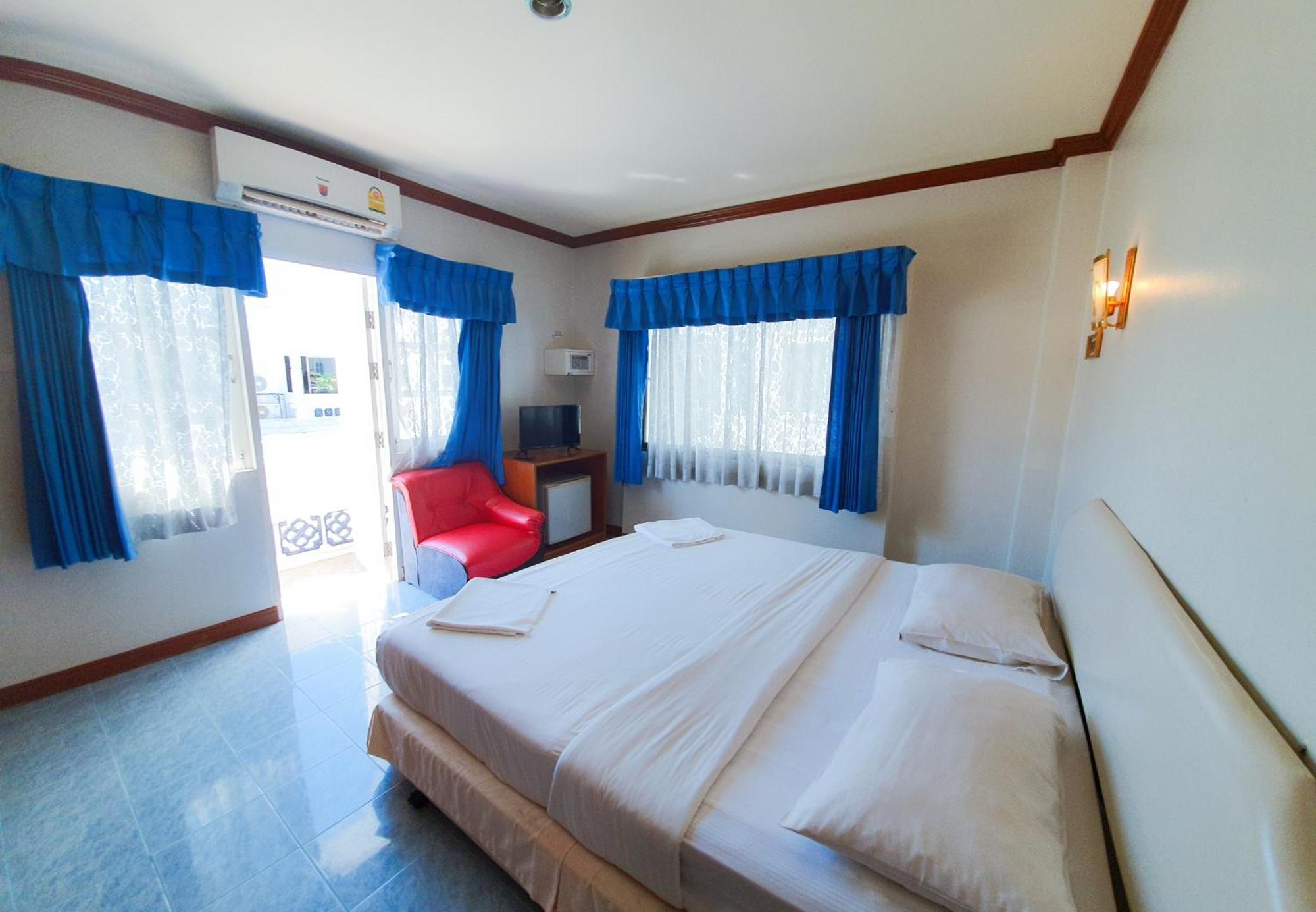 Break Point Hotel Patong Buitenkant foto