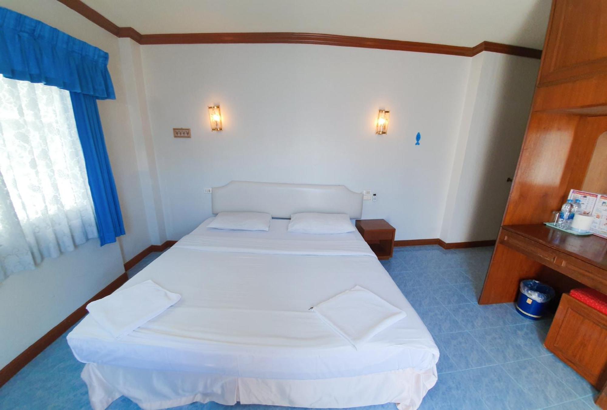 Break Point Hotel Patong Buitenkant foto