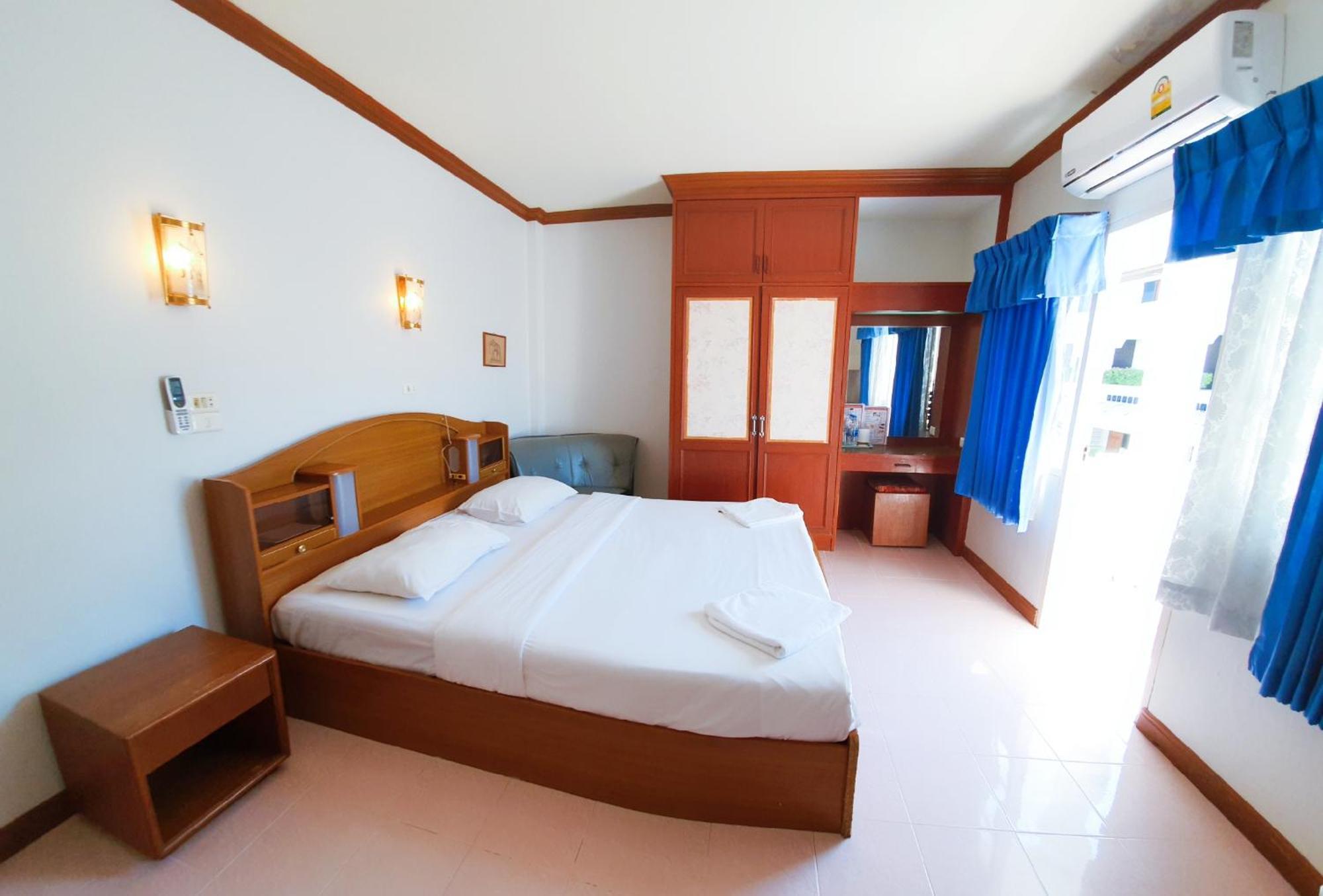 Break Point Hotel Patong Buitenkant foto