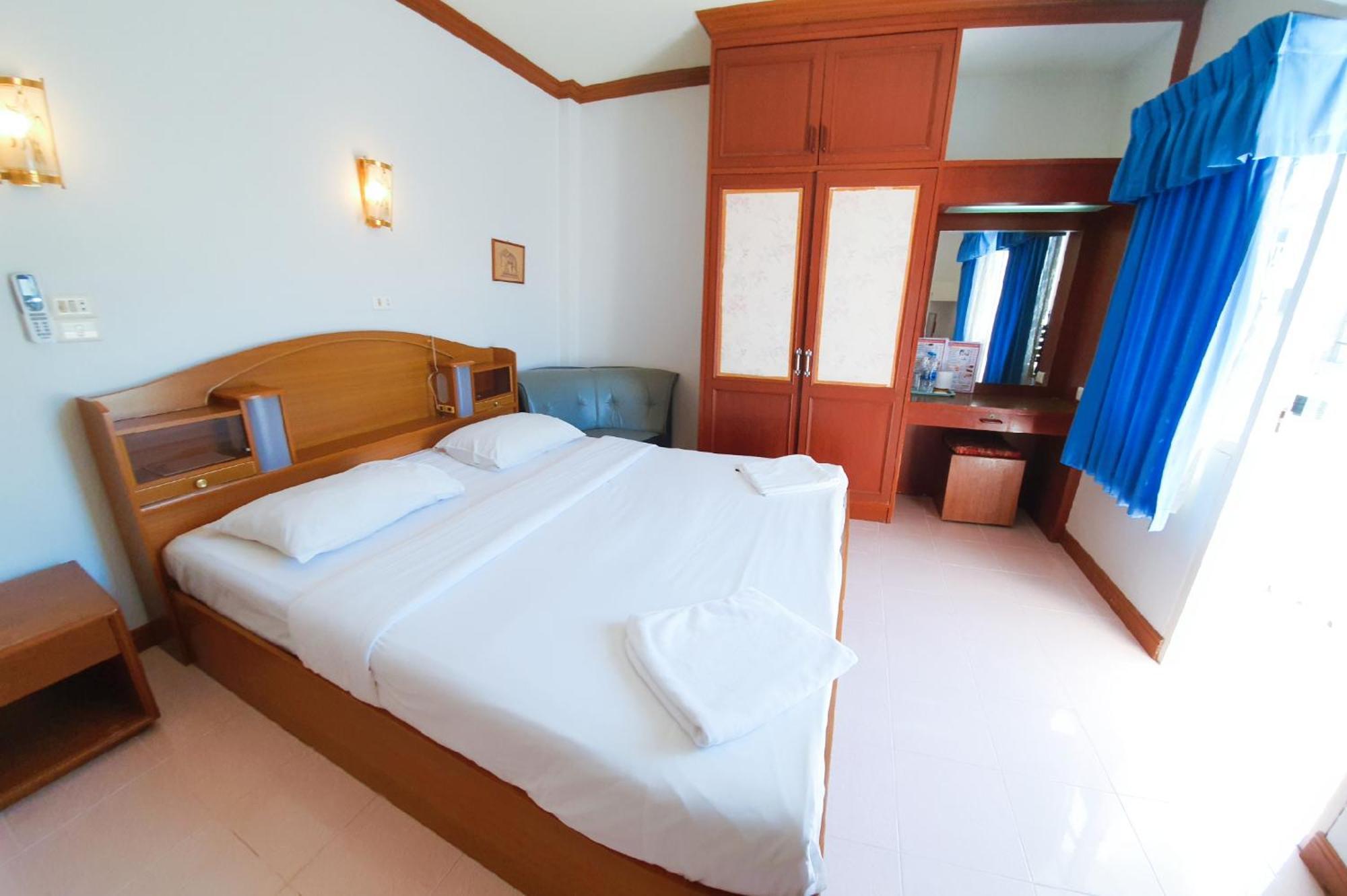 Break Point Hotel Patong Buitenkant foto