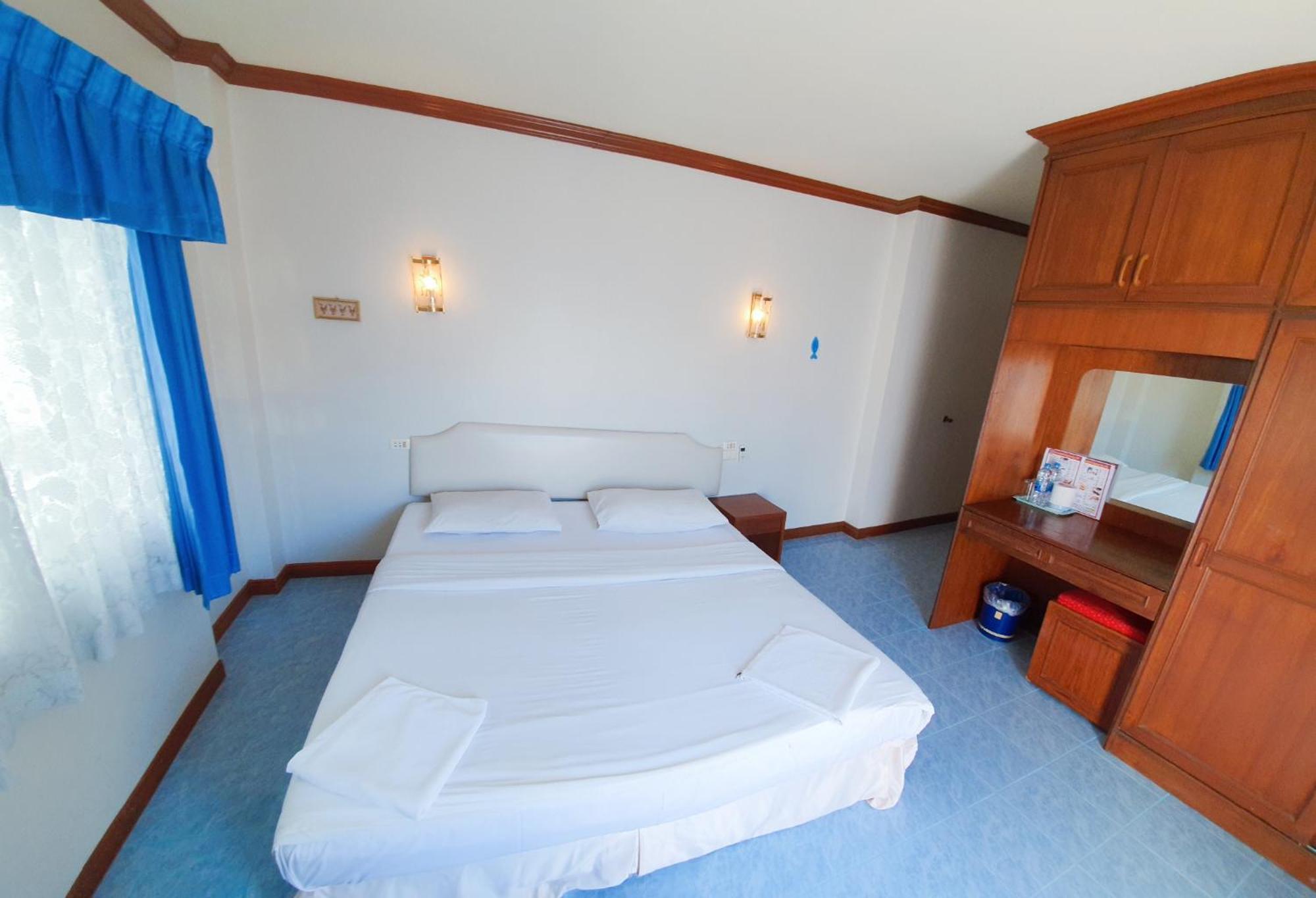 Break Point Hotel Patong Buitenkant foto
