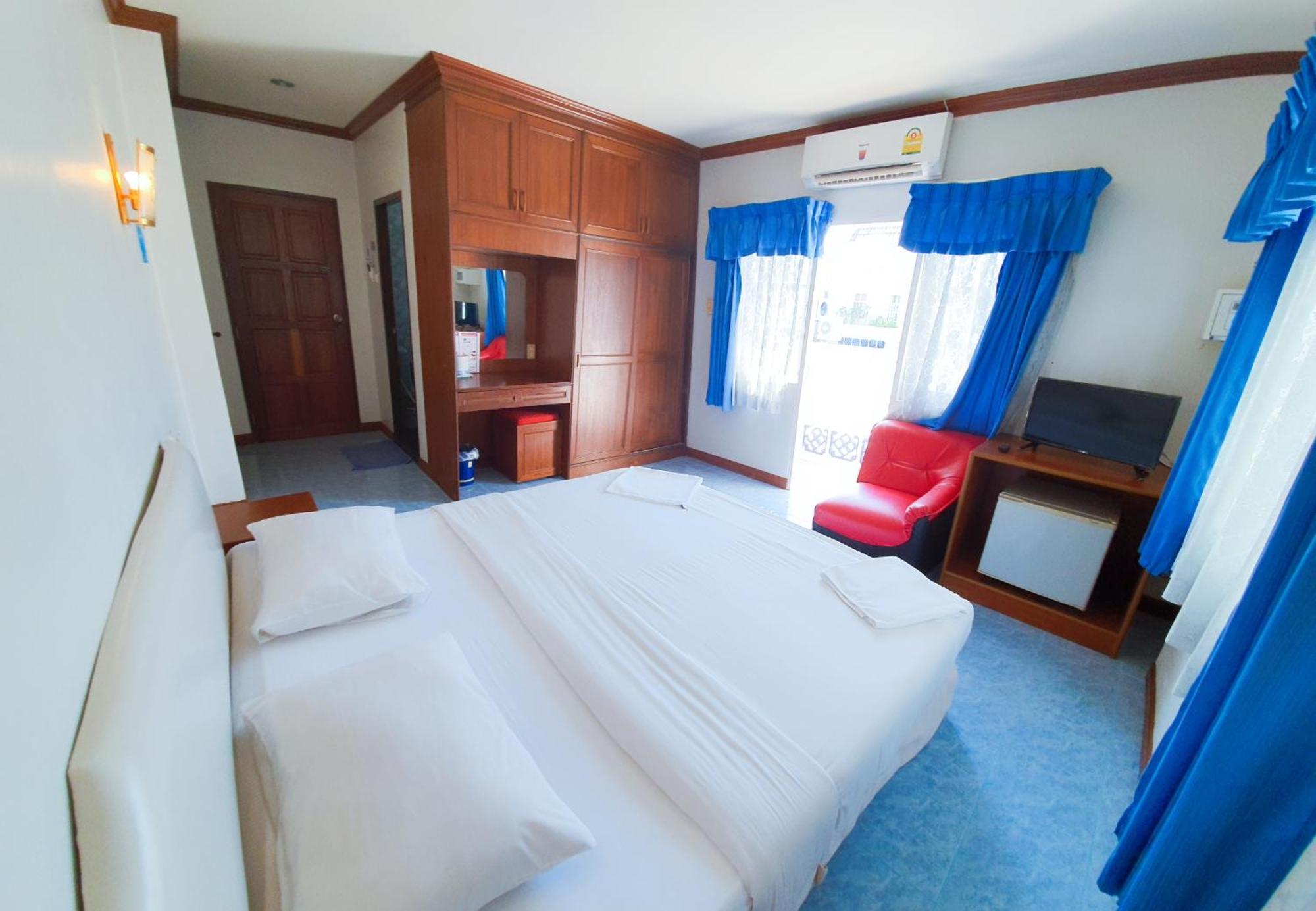 Break Point Hotel Patong Buitenkant foto