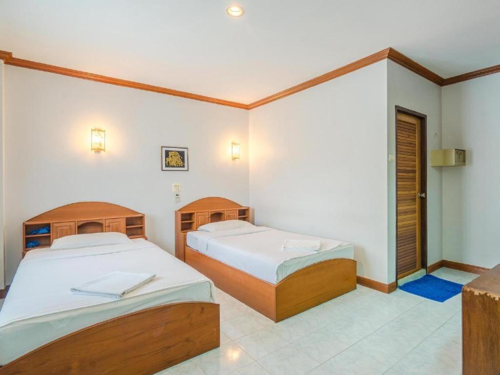 Break Point Hotel Patong Buitenkant foto