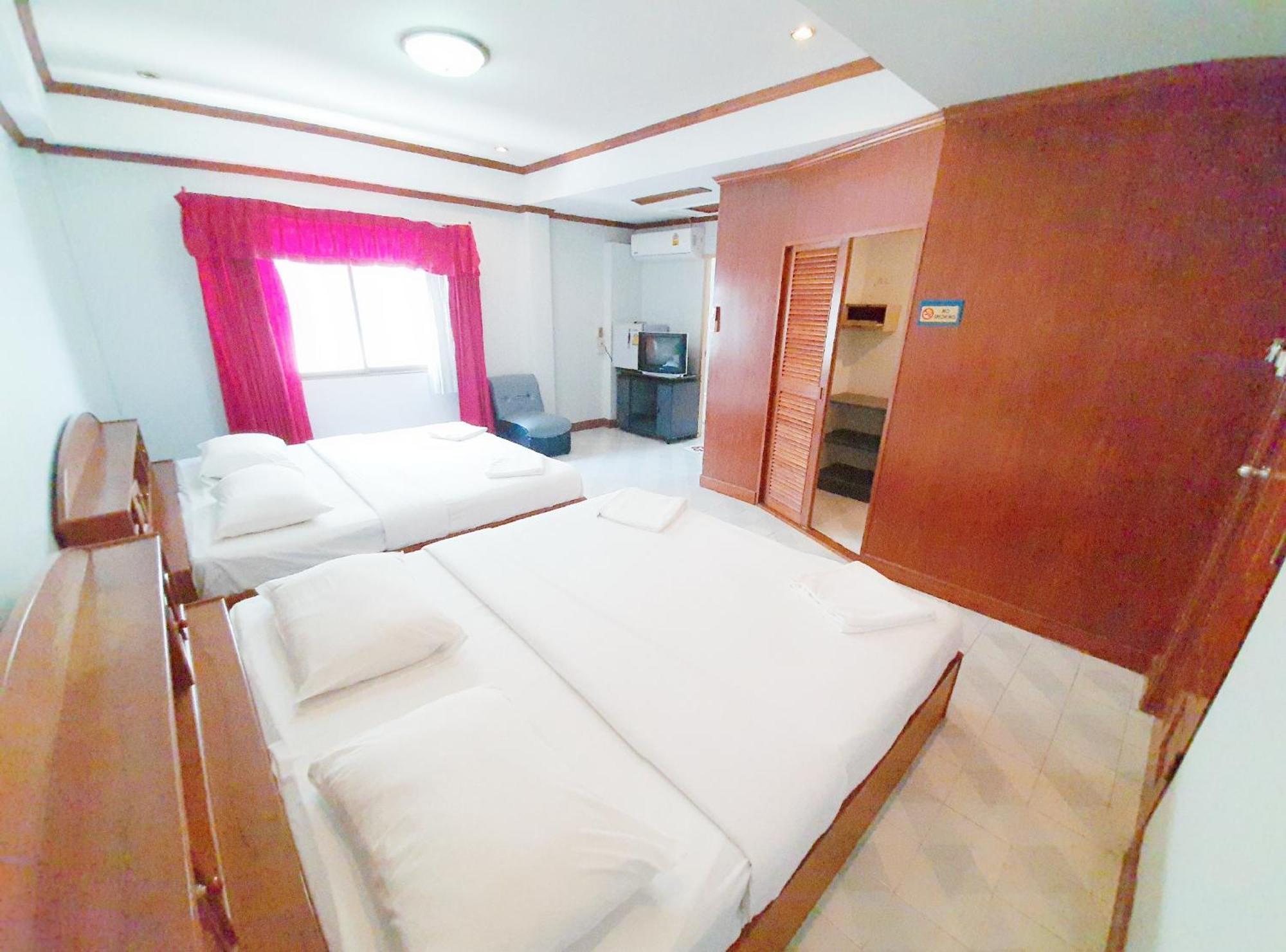 Break Point Hotel Patong Buitenkant foto
