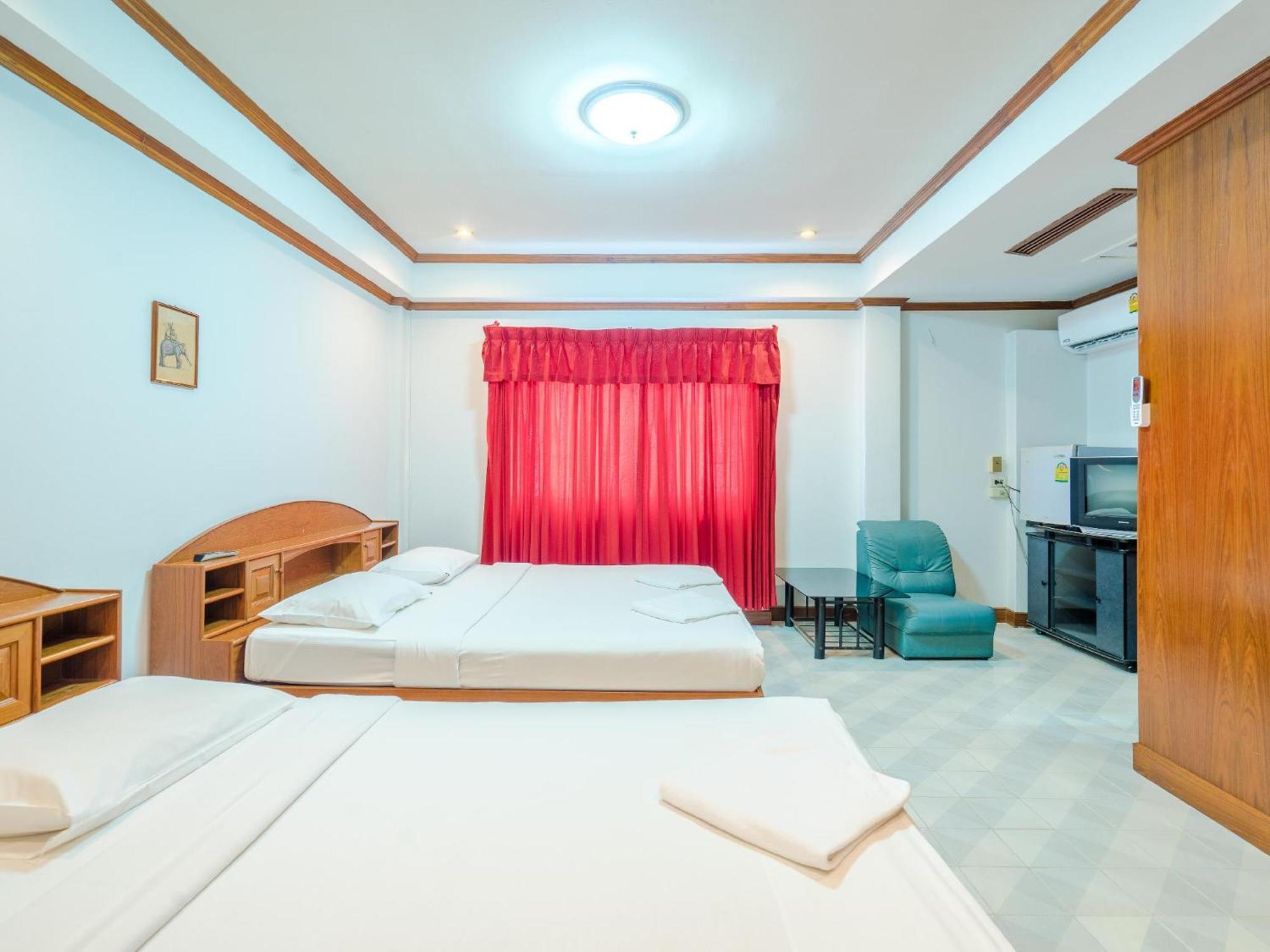 Break Point Hotel Patong Buitenkant foto