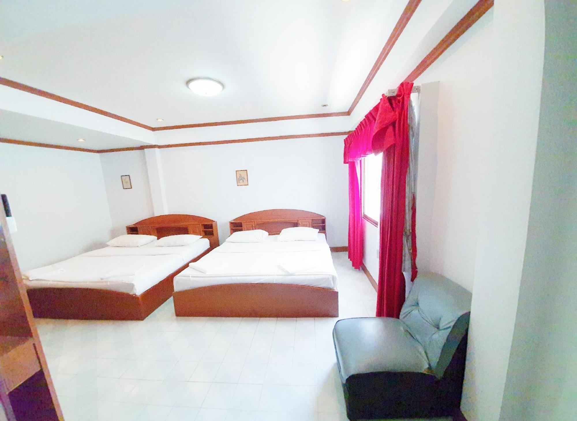 Break Point Hotel Patong Buitenkant foto