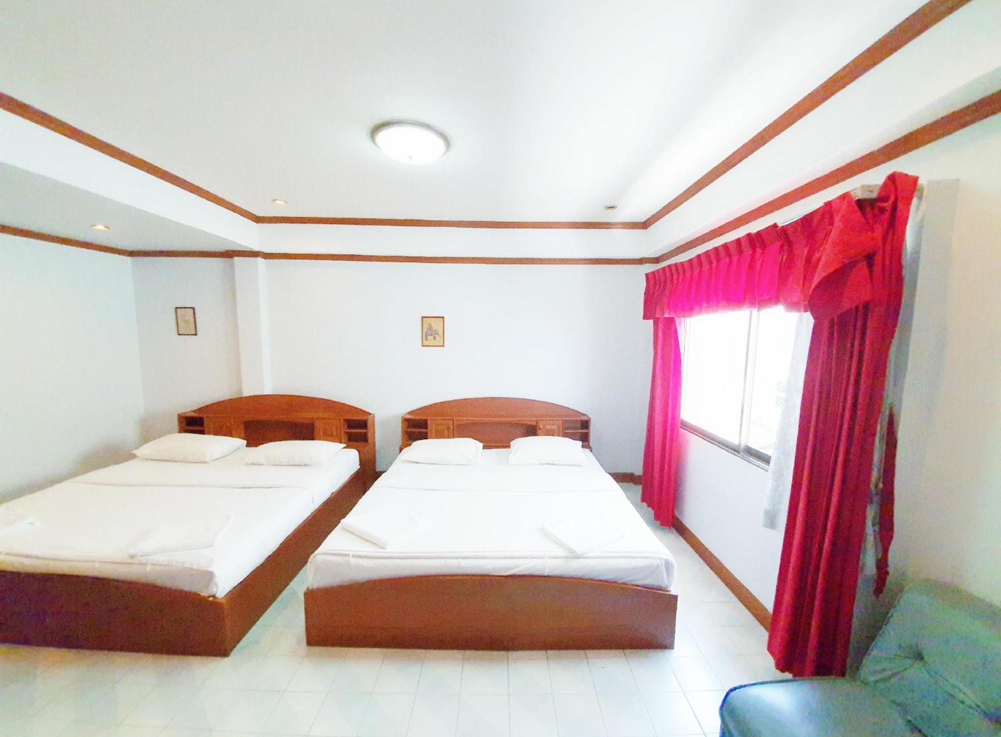 Break Point Hotel Patong Buitenkant foto